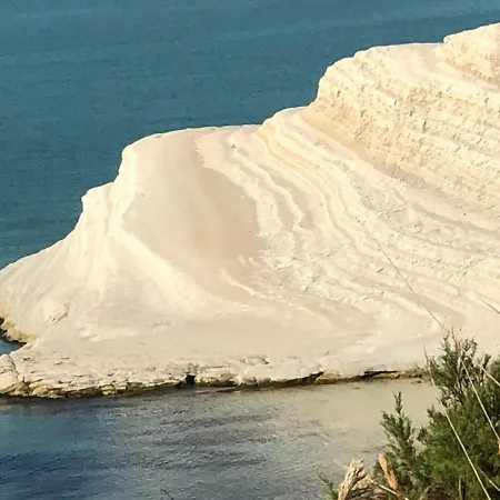 بيت ضيافة A Due Passi Dal Mare 3*