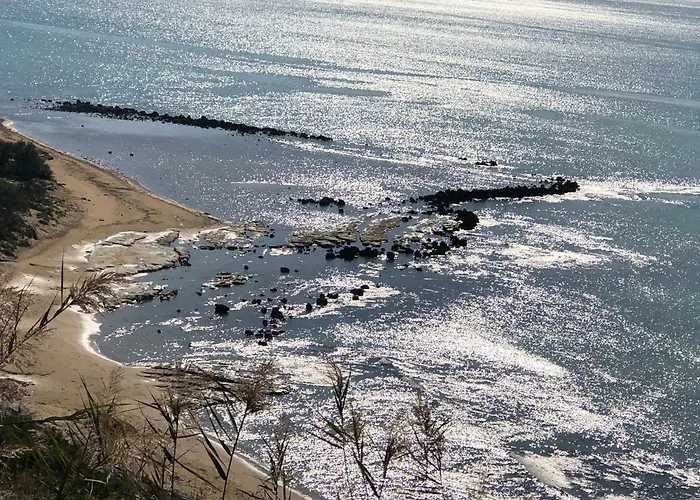 A Due Passi Dal Mare 招待所 雷阿尔蒙特